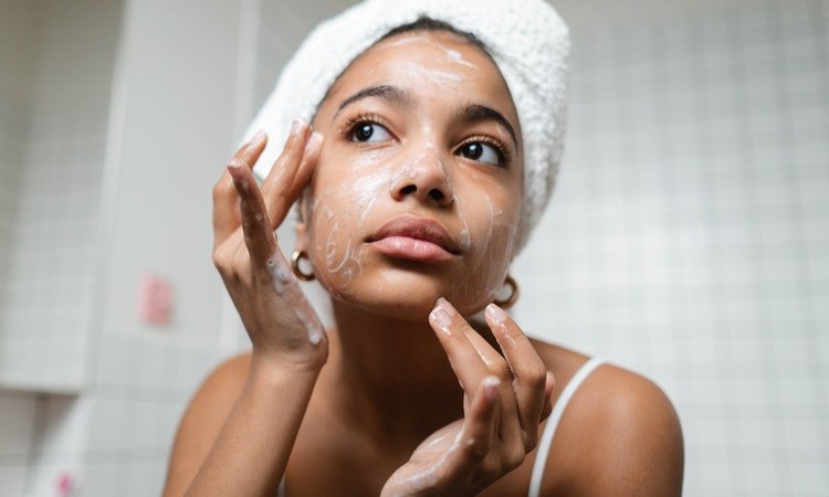 Use a Cleanser to Wash your Face