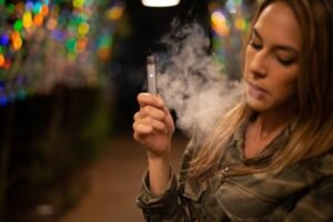 Are HHC Disposable Vapes Legal?