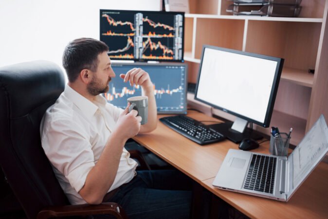 How to Choose a Reliable Online Currency Trading Broker: A Guide